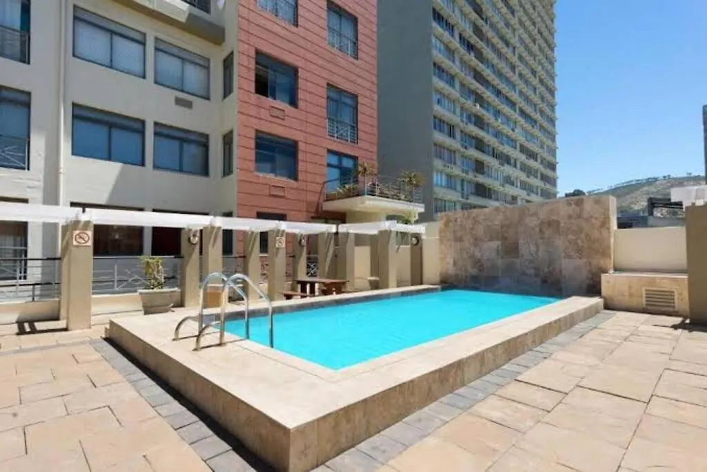 Modern Apartment With Pool & Gym Cape Town South Africa